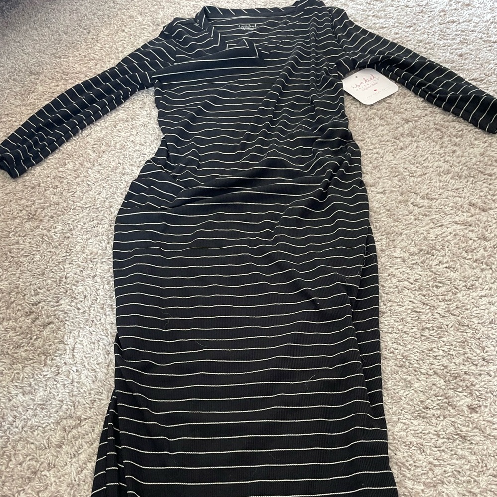 Maternity midi dress, size XS. NWT